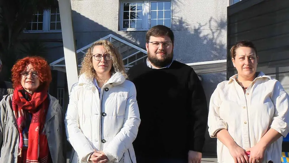 Deputadas Cristina Fdez e Montse Prado no CS Ponteareas