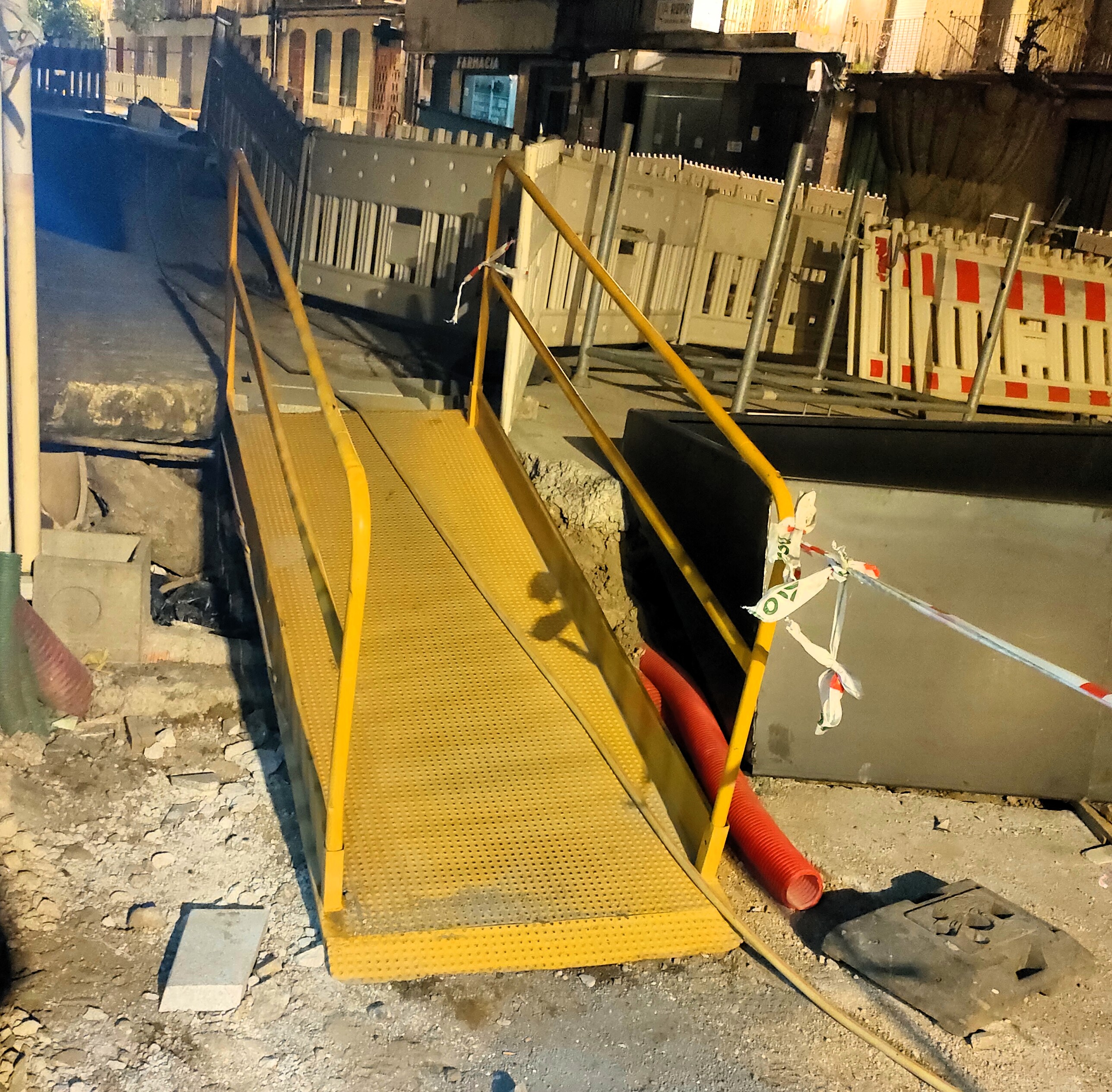acceso obras Constitución
